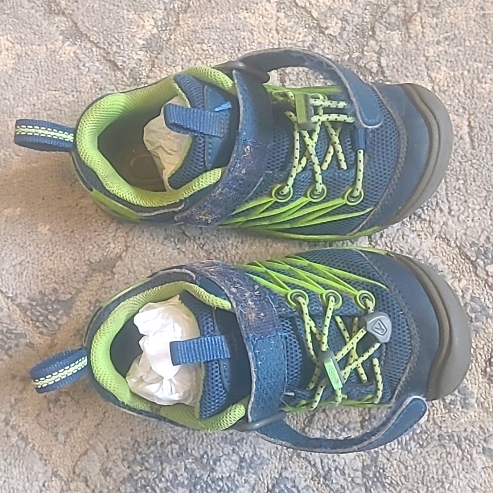 Used Keen shoes, little boy 11